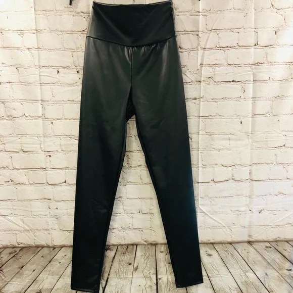 🎈1 Left🎈✨NWT✨Black Faux Leather High Waisted Leggings / Women✨ - Picture 3 of 7